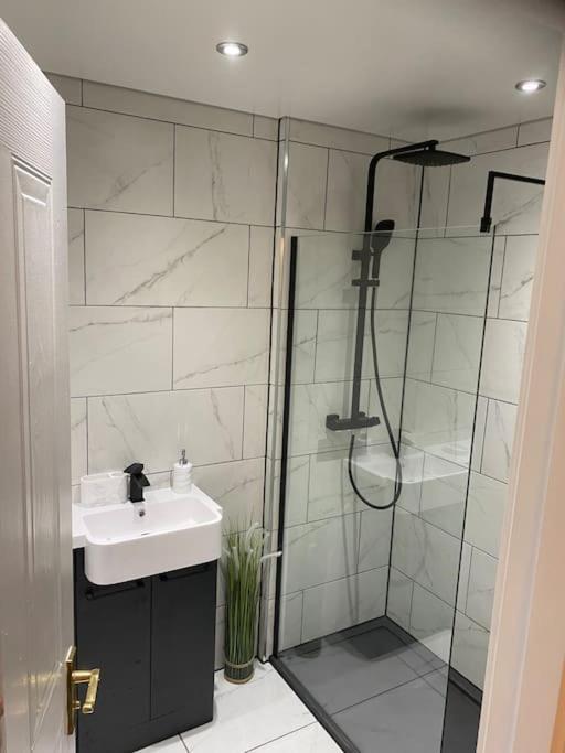 Perfectly Situated Luxury 2 Bedroom Apartment Glasgow Extérieur photo